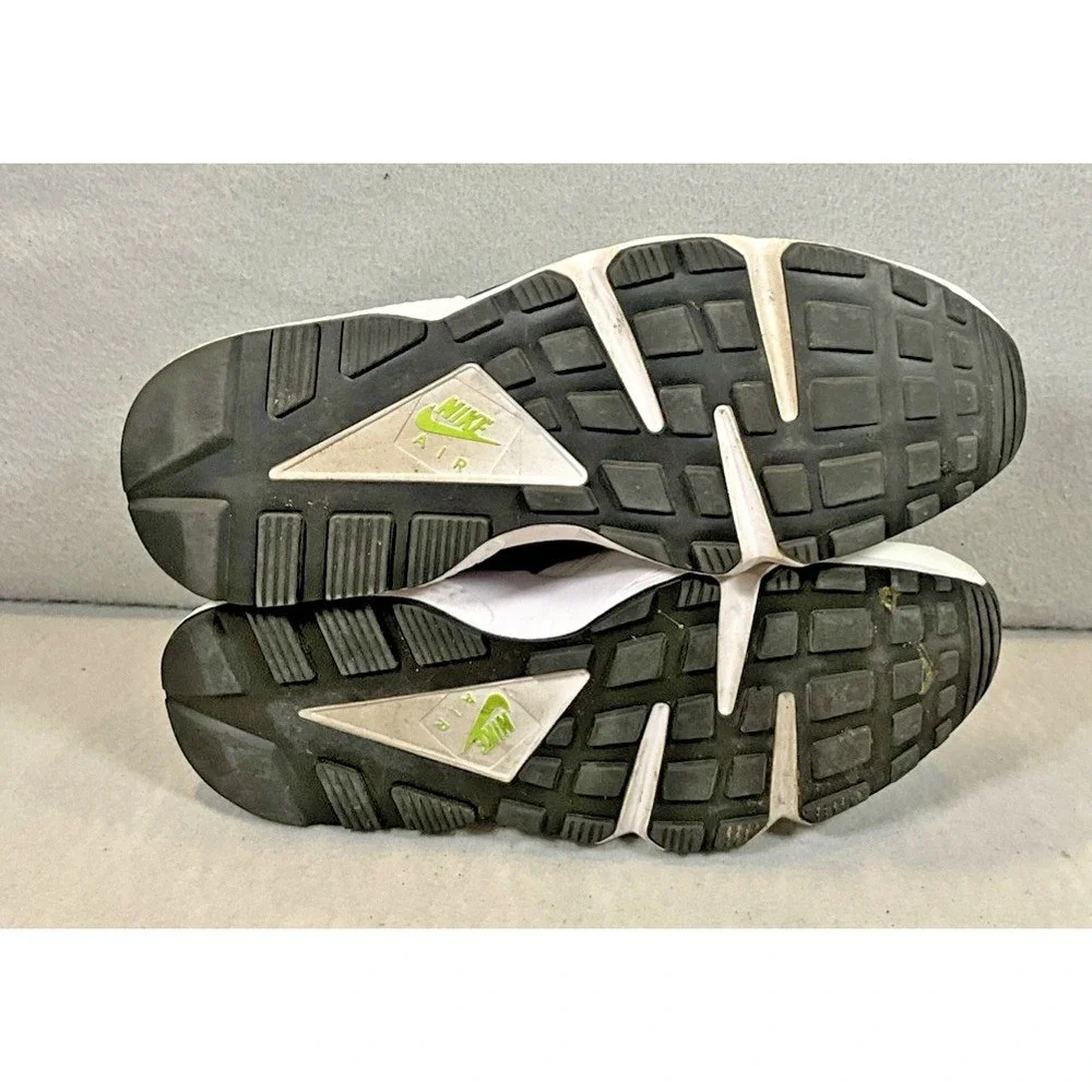 Nike Air Huarache 2021 Scream Green. Low Top. Size 10.5 (DD1068-100)